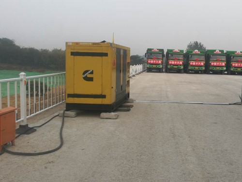 迎江电力系统的稳定性和设备兼容性如何影响发电机组的频率规格？