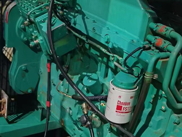 迎江如何确定新的发电机组控制系统是否与原系统兼容？