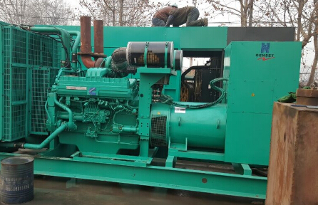 迎江发电机组如何判断水冷式机油散热器内部是否需要清洗？